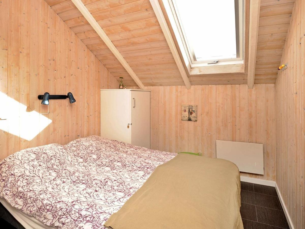8 Person Holiday Home In Hejls חדר תמונה