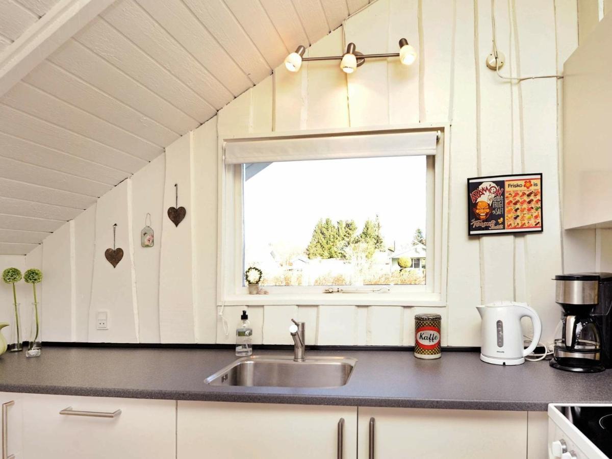 8 Person Holiday Home In Hejls חדר תמונה